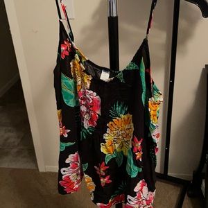Floral tank top size xl